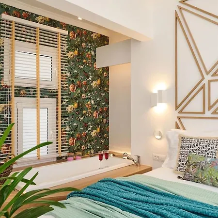Kaizen Chania - New Just 350m Away With Private Jacuzzi And Free Parking! *